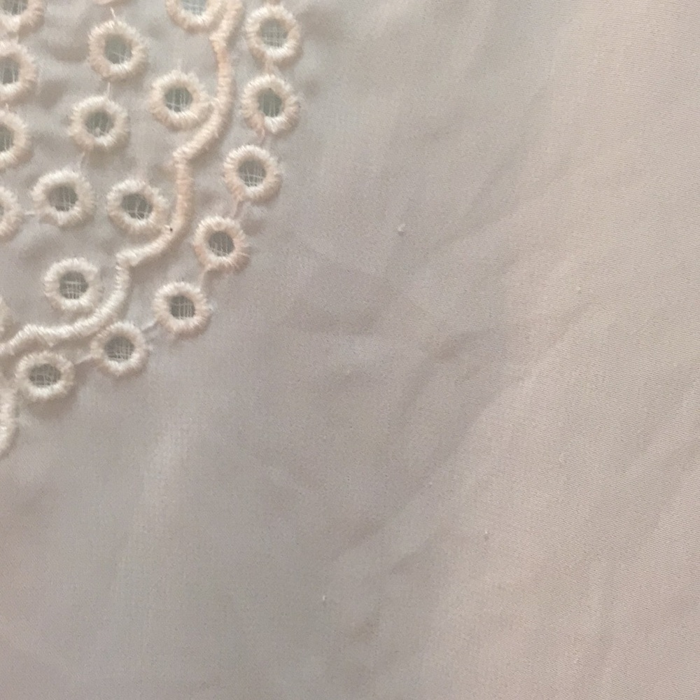 Adorable top! - Picture 3 of 4